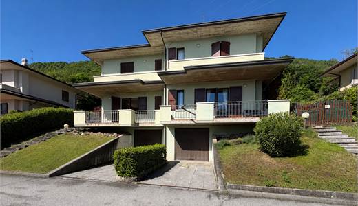 Farmhouse for sale in Agnosine