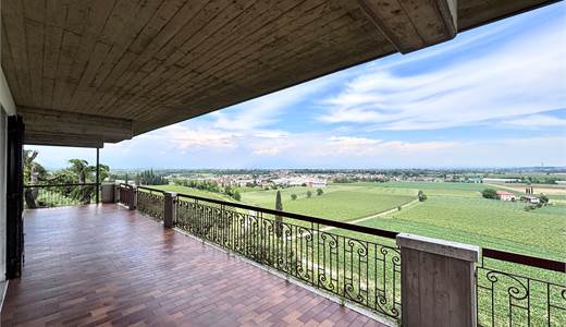 Villa for sale in Desenzano del Garda