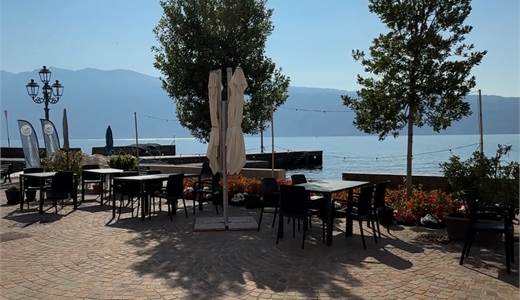 MULTI-LEVEL HOUSE WITH A LAKE-VIEW TERRACE, IN THE HEART OF GARGNANO