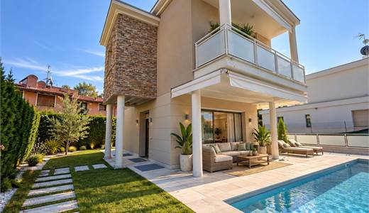 MODERN DETACHED VILLA